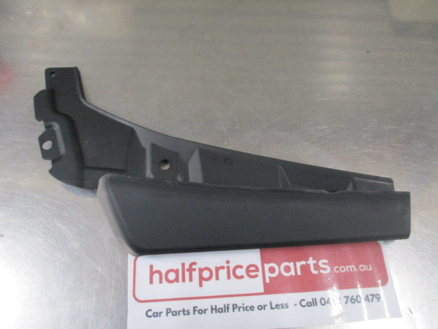 Mitsubishi Pajero Genuine Right Hand Front Wheelhouse Shield New Part