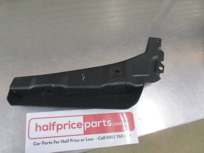 Mitsubishi Pajero Genuine Right Hand Front Wheelhouse Shield New Part