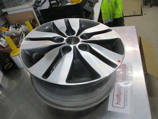 Kia Forte Genuine Alloy Wheel 16x6 Alloy Polished Chrome New Part