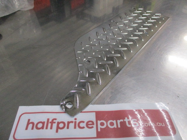 Mitsubishi Pajero Genuine Left Hand Rear Bumper Chrome Step Top Tread New Part