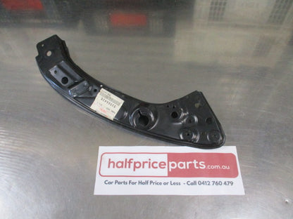 Mitsubishi Outlander Genuine Right Hand Upper Front Headlight Support Panel New Part