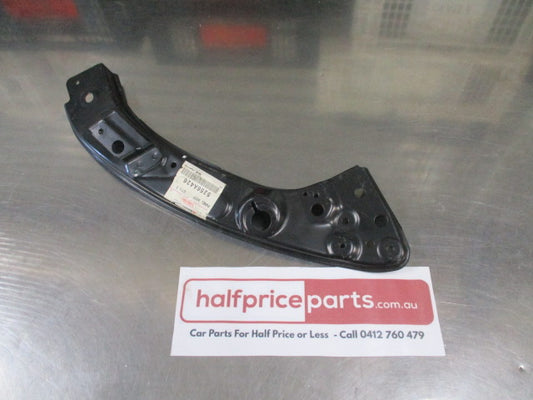 Mitsubishi Outlander Genuine Right Hand Upper Front Headlight Support Panel New Part