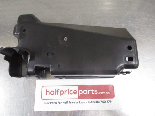 Mitsubishi Pajero Genuine Fuel Box Lid Cover New Part