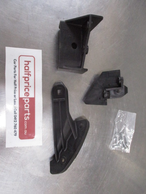 Mitsubishi Outlander Genuine Headlight Bracket Repair Kit New Part