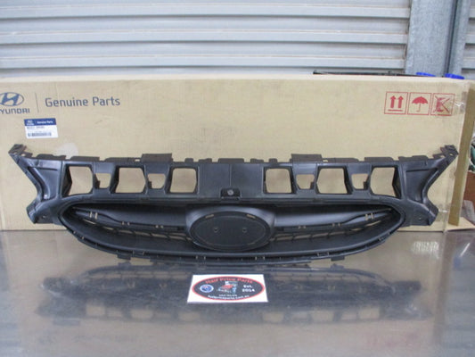 Hyundai Accent Genuine Radiator Grille Part Assembly New Part