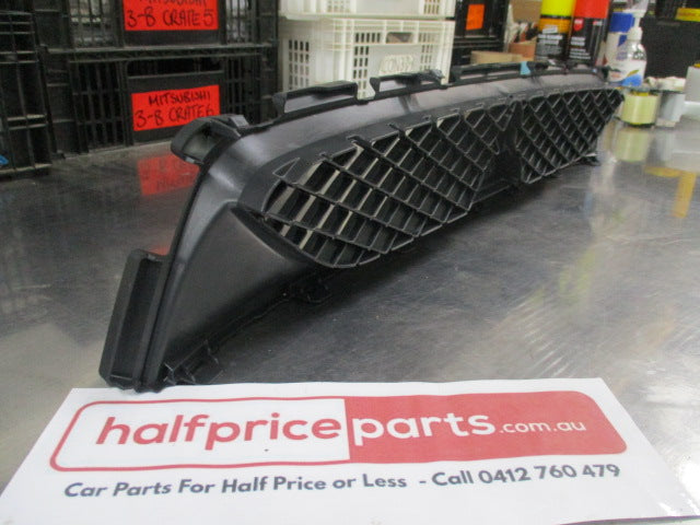 Mitsubishi Outlander Sport Genuine Front Upper Radiator Grille With Emblem New Part