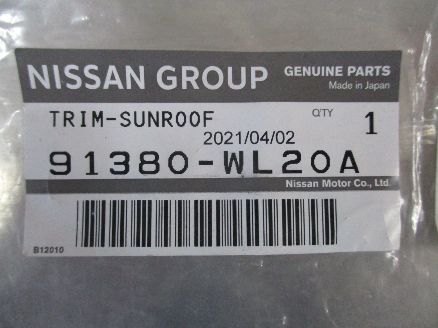 Nissan Elgrand Genuine Drivers Side Sunroof Trim New