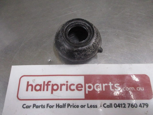 Mitsubishi Pajero/Delica/Triton Genuine Front Lower Ball Joint Boot Pair New Part