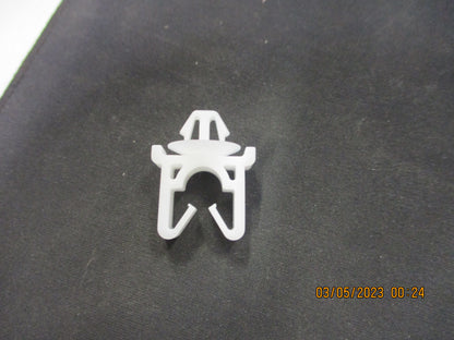 Nissan 350Z Genuine A/C Insulator Tube Clamp New Part