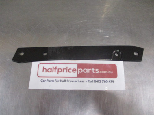 Mitsubishi Magna Genuine Bumper Cover Bracket Front Upper New Part