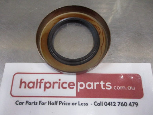 Mitsubishi Canter Genuine Oil Seal Rear Diff Pinon New Part