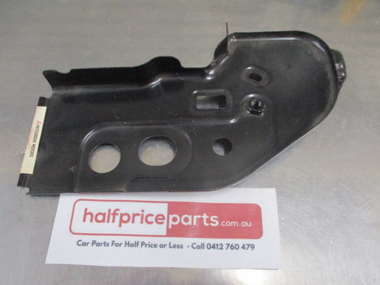 Mitsubishi Outlander Genuine Right Hand Front Guard Support New Part