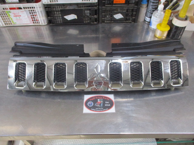 Mitsubishi Delica Genuine Front Chrome Grille Assembly New Part