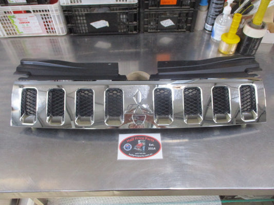 Mitsubishi Delica Genuine Front Chrome Grille Assembly New Part