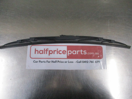 Mitsubishi Triton Genuine Left Hand Front Windscreen Wiper Assembly New Part