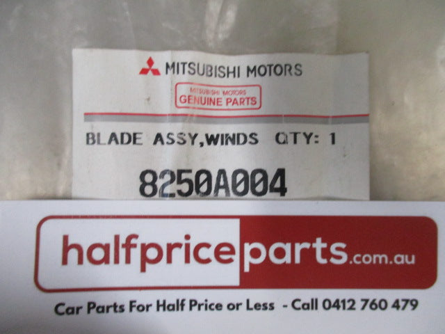 Mitsubishi Triton Genuine Left Hand Front Windscreen Wiper Assembly New Part