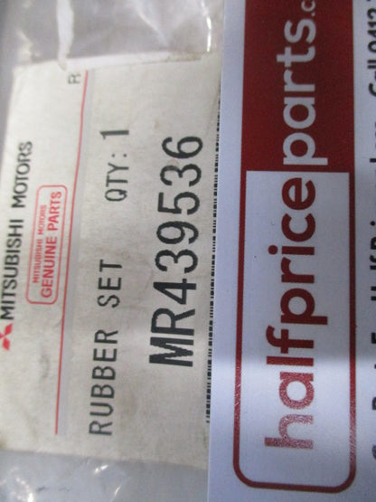 Mitsubishi Triton Genuine Front Windscreen Wiper Blade Rubber Set New Part