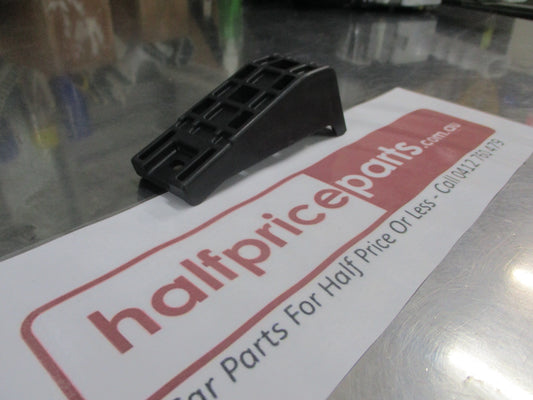 Hyundai I20 Genuine Lower Rear Bumper Bar Reo Bracket New Part