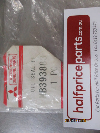 Mitsubishi Pajero/Triton Genuine Diff Side Outer Oil Seal Front New Part