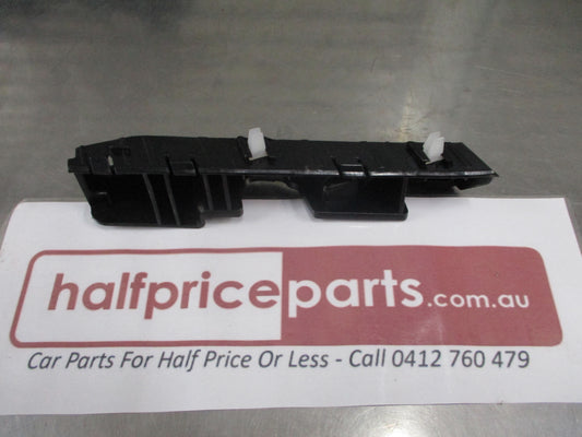 Hyundai Sonata Genuine Left Hand Front Side Bumper Retainer New Part