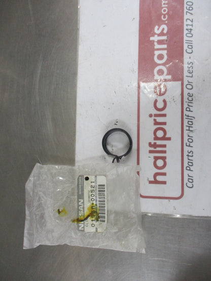 Nissan Parthfinder Genuine Heater Hose Clamp New Part