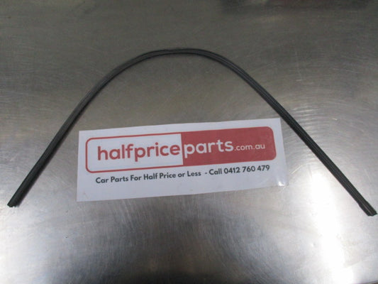 Mitsubishi Grandis Genuine Front Windscreen Wiper Blade Rubber Refill New Part
