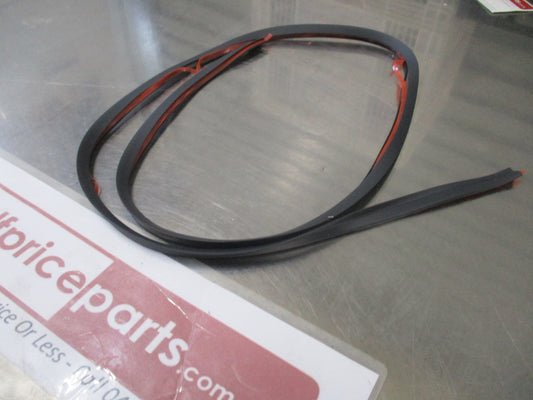 Isuzu D-max/RC Colorado/Rodeo Genuine Front Flare Seal New Part