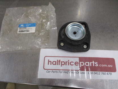 Hyundai Elantra Genuine Left Hand Rear Strut Insulator New Part