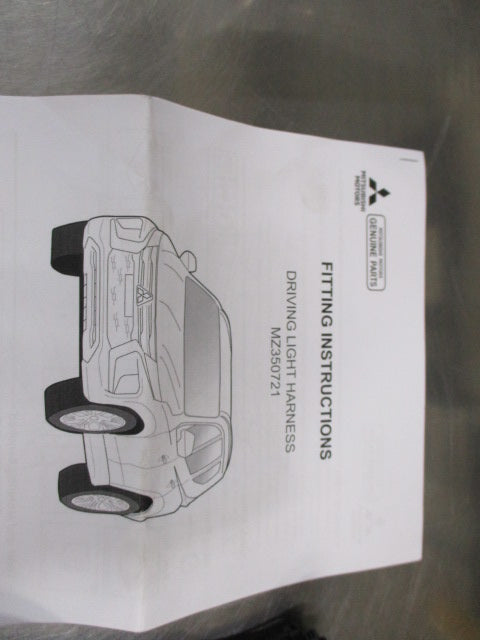 Mitsubishi Pajero Sport Genuine Driving Light Wiring Harness Kit New Part