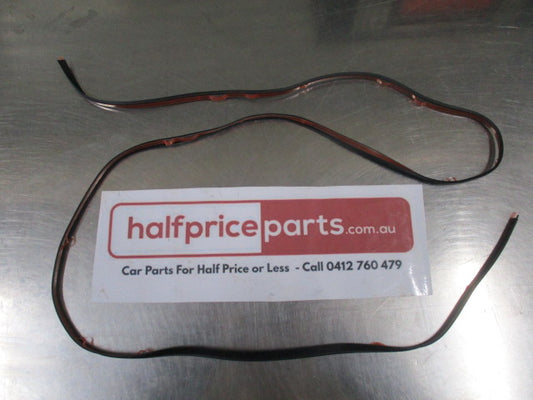 Mitsubishi Outlander Sport Genuine Rear Guard Wheel Opening Moulding Seal Strip New Part