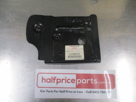 Mitsubishi Outlander Genuine Front Right Hand Side Member Extension Bracket New Part