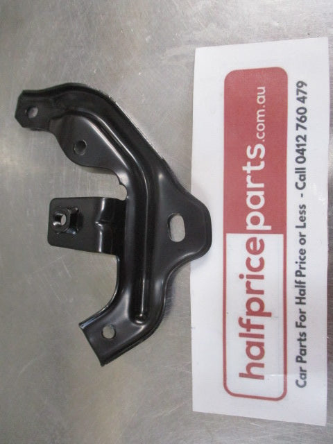 Mitsubishi Pajero Genuine Left Hand Outer Fog Light Bracket New Part