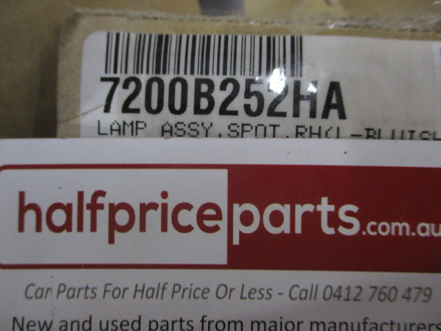 Mitsubishi Outlander Sport Genuine Right Hand Reading Lamp Assembly New Part