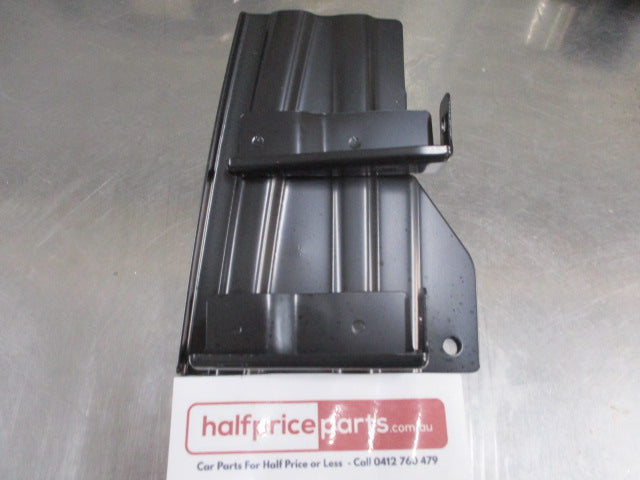 Mitsubishi Pajero Genuine Right Hand Rear Bumper Reinforcement Outer Bracket New Part