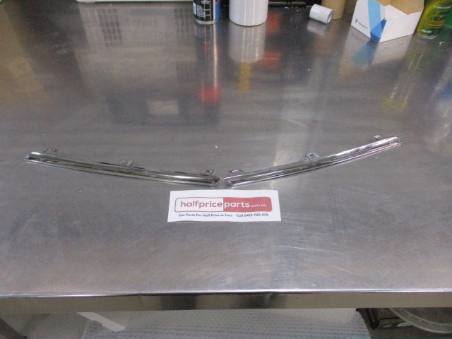 Renault Megane Genuine Front Bumper Chrome Spoiler Pair New Part