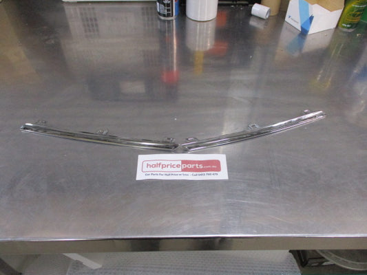 Renault Megane Genuine Front Bumper Chrome Spoiler Pair New Part
