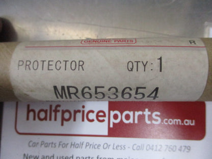 Mitsubishi Pajero Front Flare Rubber Strip For The Flare New Part