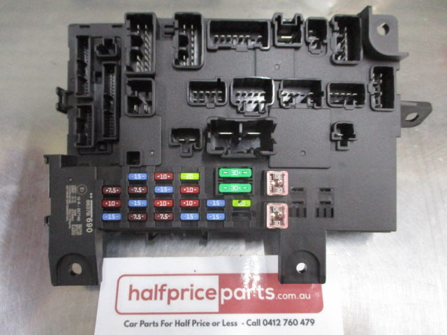 Mitsubishi Outlander Genuine Junction Block Fuse Panel New Part