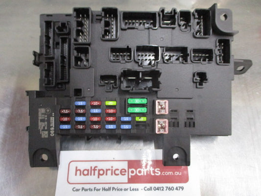 Mitsubishi Outlander Genuine Junction Block Fuse Panel New Part
