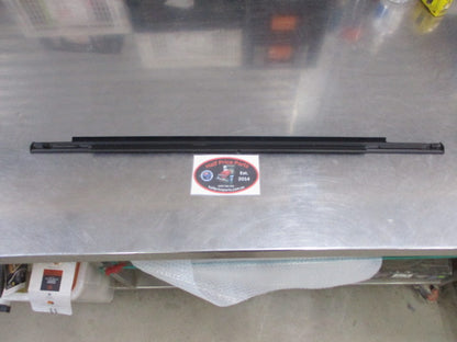 Mitsubishi Outlander Genuine Front Right Window-B Belt Moulding New Part