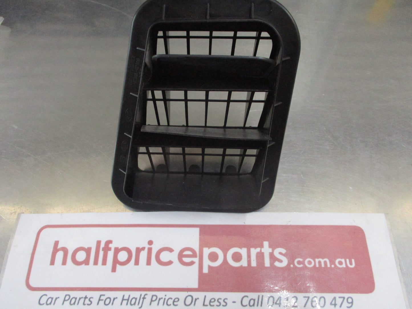Hyundai Accent/Elantra/Veloster Genuine Right (Driver) Rear Air Extractor Grille New Part