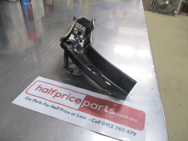 Mitsubishi Outlander Sport Genuine Right Hand Headlight Support Extension Panel New Part