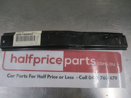Mitsubishi Pajero Genuine Left Hand Rear Bumper Cover Side Reinforcement New Part