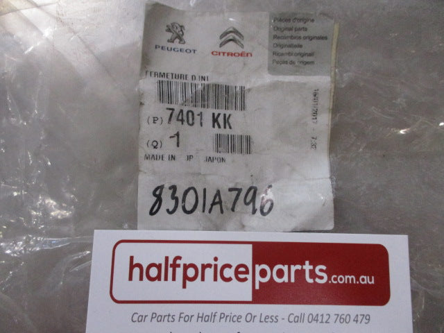 Mitsubishi Outlander/Peugeot/Citroen Genuine Right Hand Front Headlight Bracket New Part