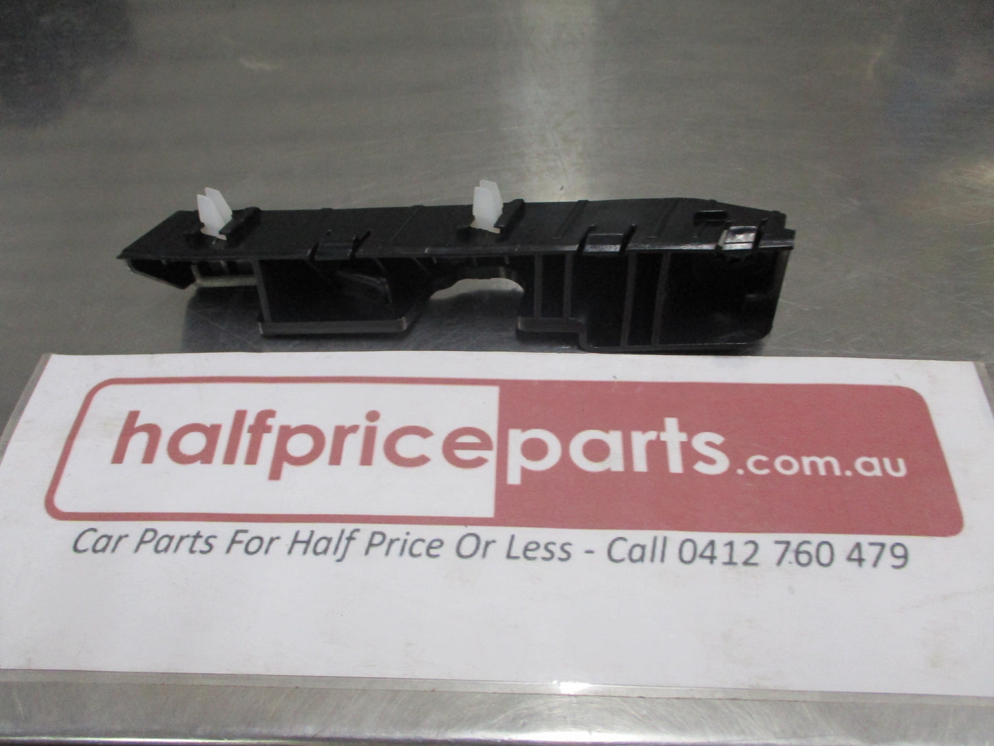 Hyundai Sonata/Hybird Genuine Right Hand Front Side Bumper Retainer New Part