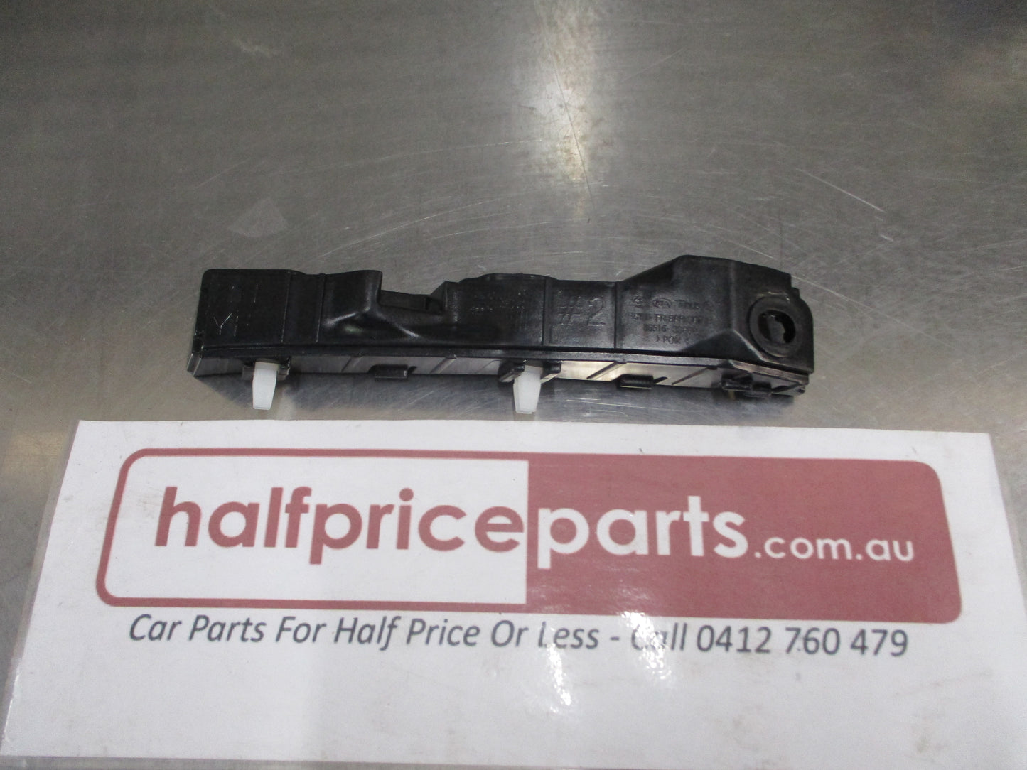 Hyundai Sonata/Hybird Genuine Right Hand Front Side Bumper Retainer New Part