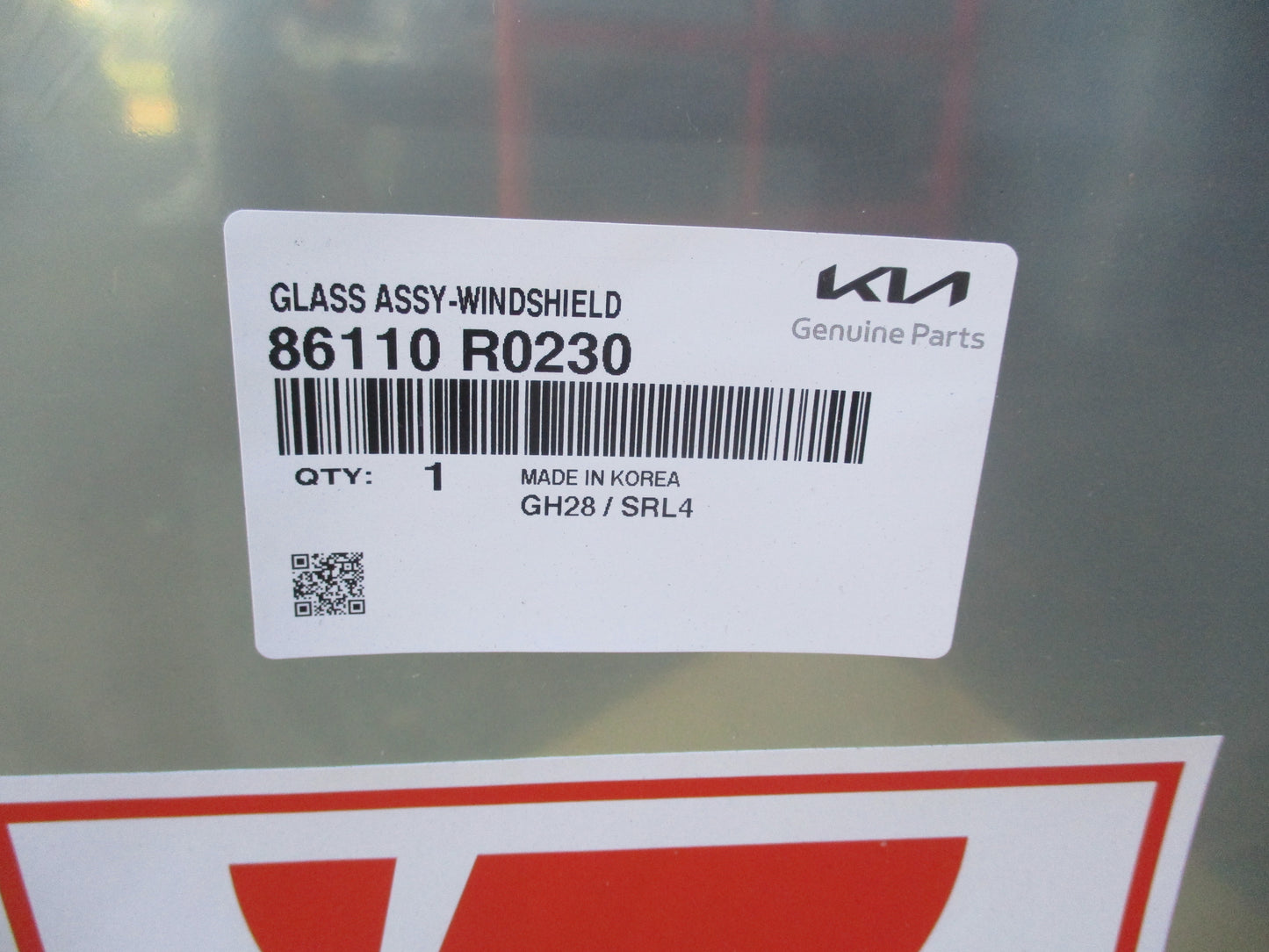 Kia Carnival Genuine Windscreen Glass W/ Camera Bracket New