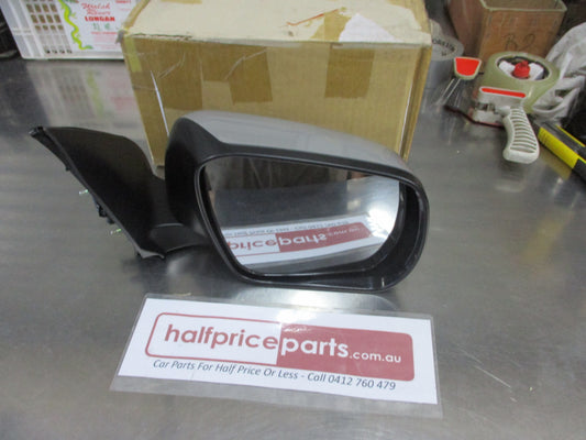 Suzuki Grand Vitara Genuine Drivers Outer Electric Mirror Assebmly With (Factroy Silver Mirror Scalp) New Part .