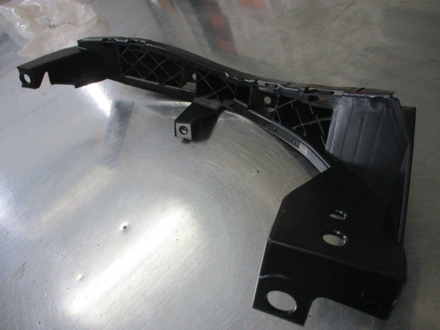 Subaru WRX Impreza Genuine Right Hand Front Corner Lower Bracket New Part