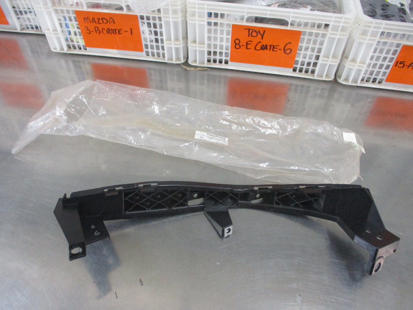 Subaru WRX Impreza Genuine Right Hand Front Corner Lower Bracket New Part